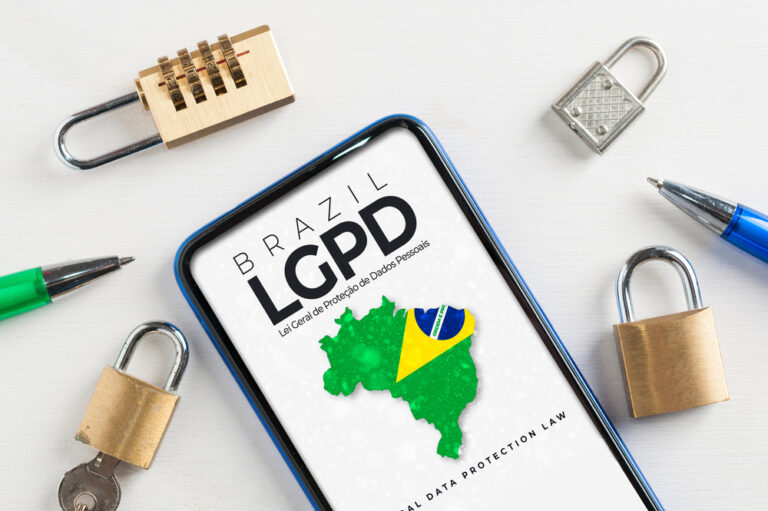 Tela de celular com a sigla LGPD